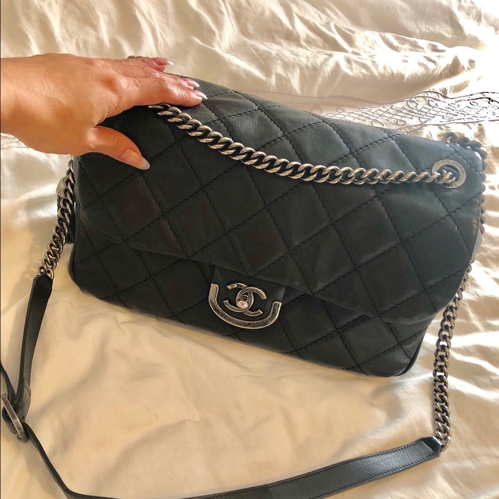 Black Chanel 31 rue cambon special edition